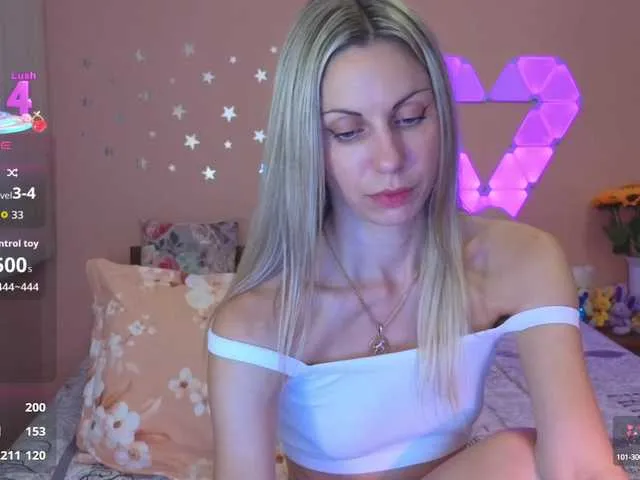 TilyTily – webcam model profile photo Image 19