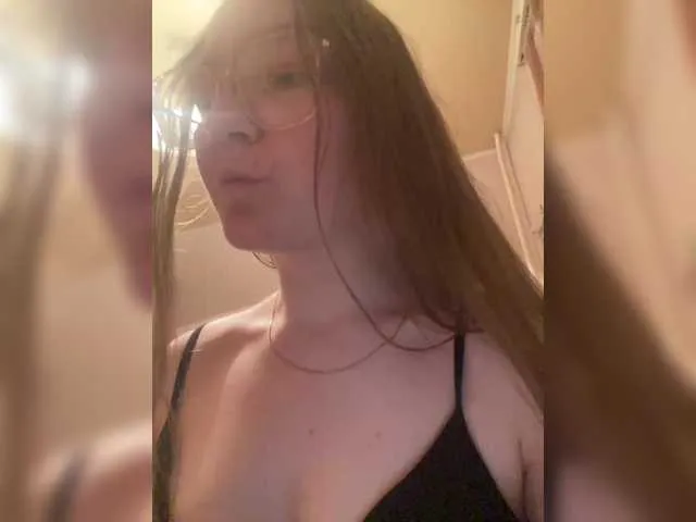 SusyBlair – webcam model profile photo Image 2