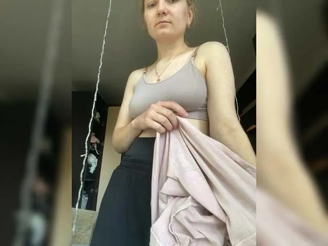 SusyBlair – webcam model profile photo Image 9