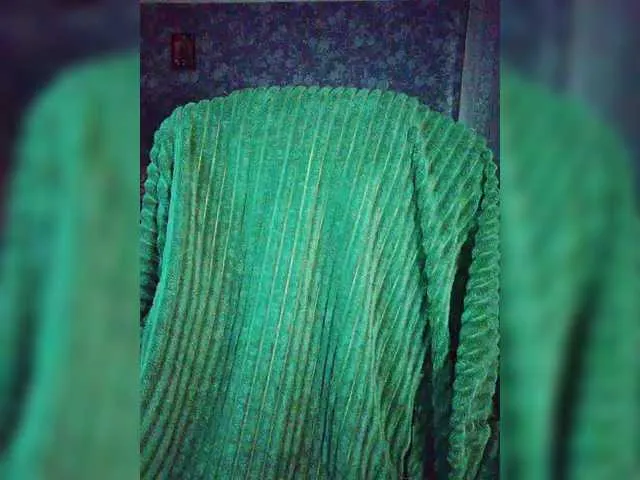AureliyXXX – webcam model profile photo Image 6
