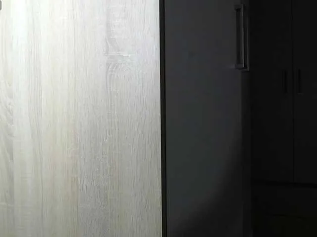 MiaTonyy – webcam model profile photo Image 2