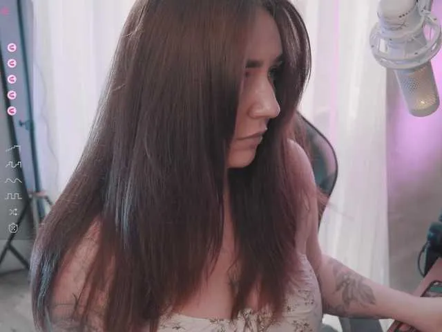 aloeloea – webcam model profile photo Image 3