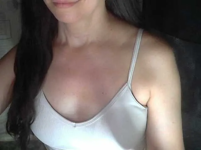 GlamGran – webcam model profile photo Image 4