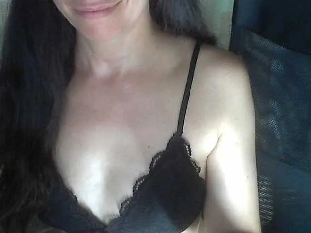 GlamGran – webcam model profile photo Image 5