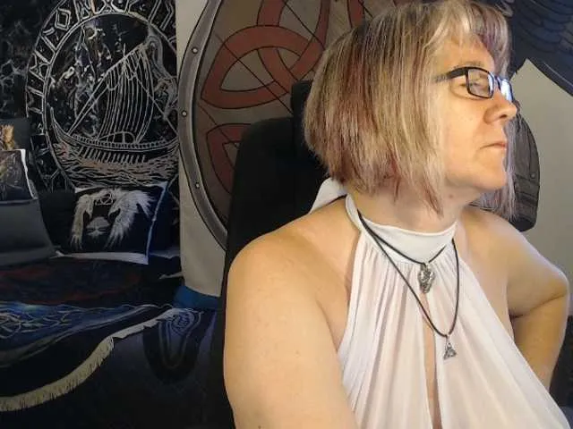 bunny_blonde – webcam model profile photo Image 4