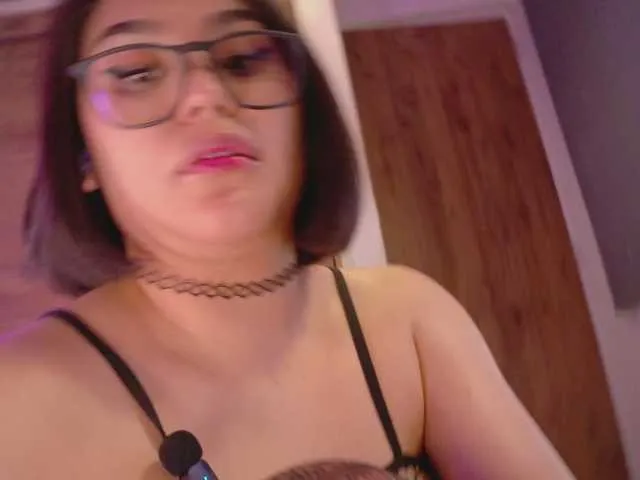 sumeyhia – webcam model profile photo Image 11