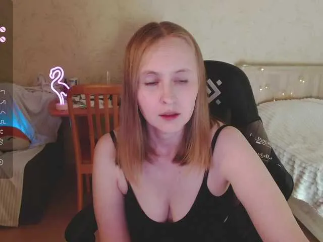 LoveCatsuit – webcam model profile photo Image 12
