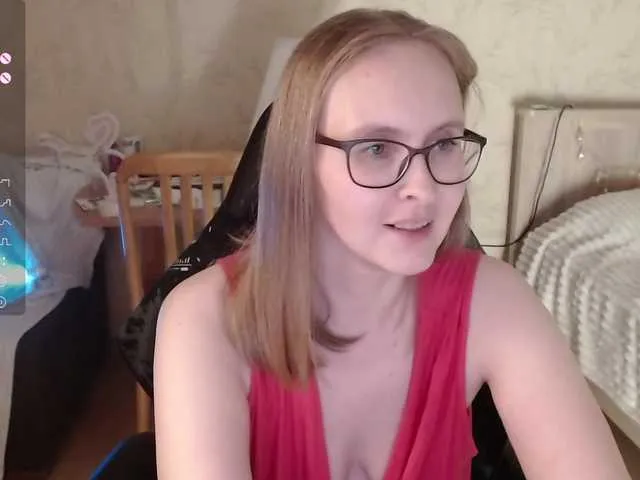 LoveCatsuit – webcam model profile photo Image 16