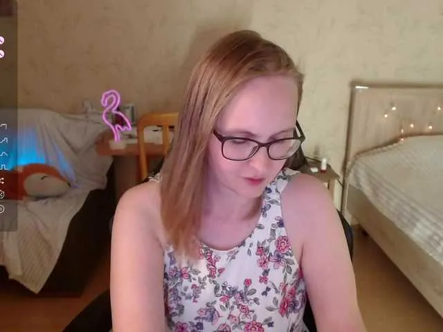 LoveCatsuit – webcam model profile photo Image 9