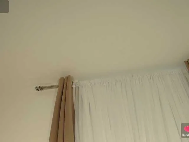 British_EmJess – webcam model profile photo Image 17