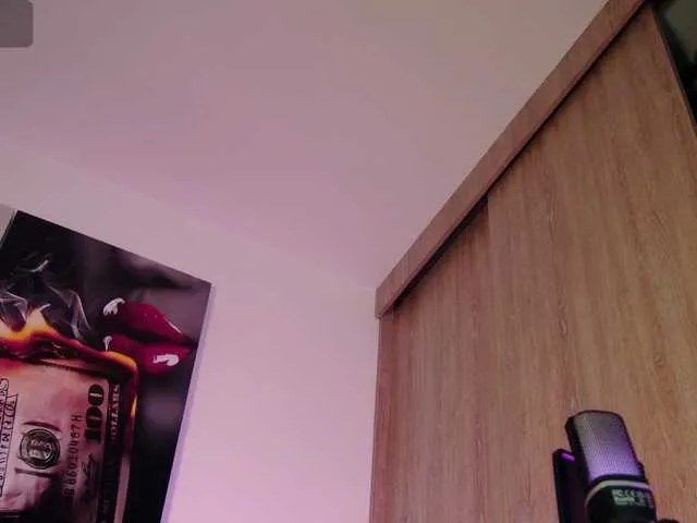 British_EmJess – webcam model profile photo Image 18