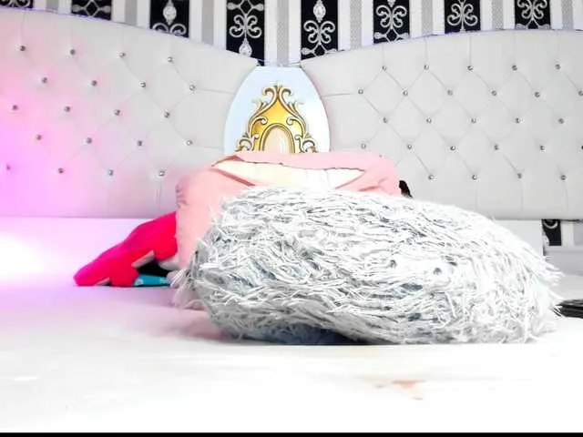 AureliyXXX – webcam model profile photo Image 11