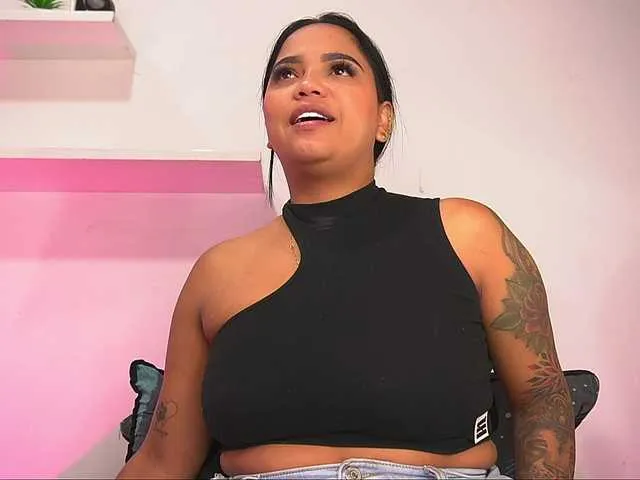 curvybrunnete – webcam model profile photo Image 14