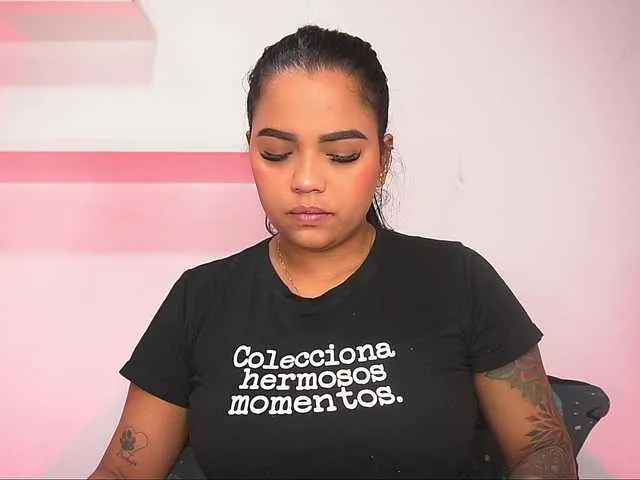 curvybrunnete – webcam model profile photo Image 15