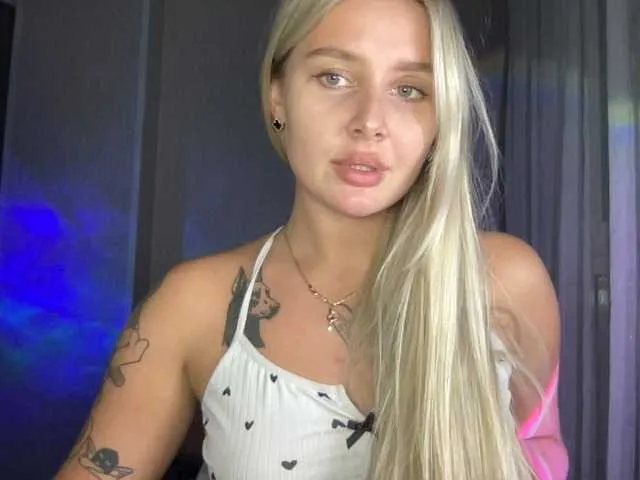 MishaBrizo – webcam model profile photo Image 5