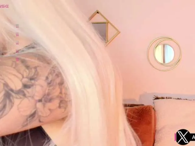 BrookeBratXO – webcam model profile photo Image 11