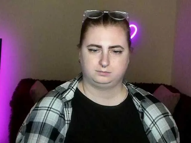 AureliyXXX – webcam model profile photo Image 13