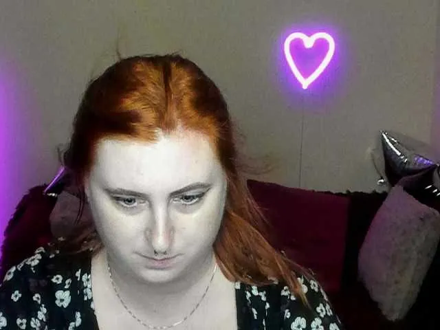 AureliyXXX – webcam model profile photo Image 2