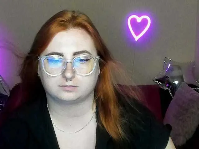 AureliyXXX – webcam model profile photo Image 4