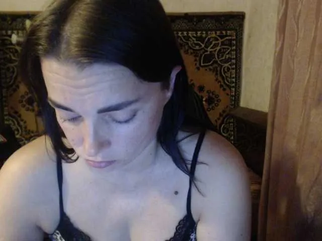 KateDivineUK – webcam model profile photo Image 10