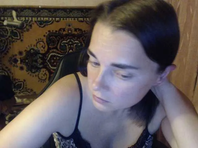 KateDivineUK – webcam model profile photo Image 14