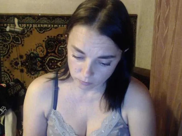 KateDivineUK – webcam model profile photo Image 2