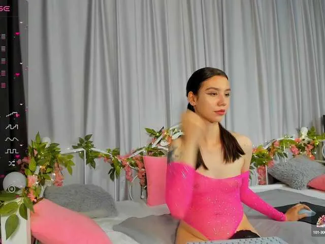 ANGELALADI – webcam model profile photo Image 7