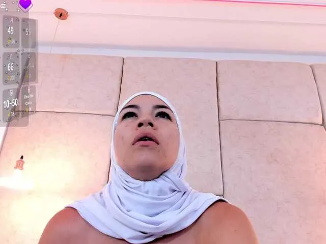 helloXpussy – webcam model profile photo Image 8