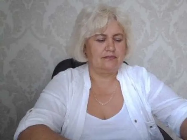 LorrySkye – webcam model profile photo Image 13