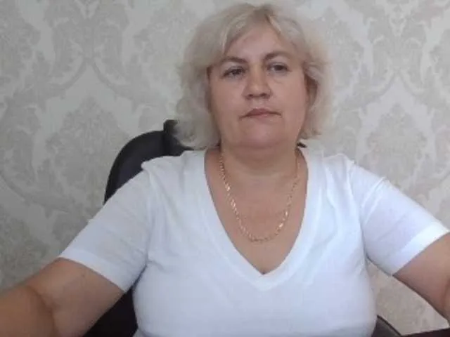 LorrySkye – webcam model profile photo Image 4