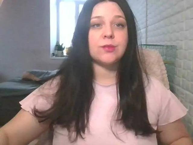 KateDivineUK – webcam model profile photo Image 2