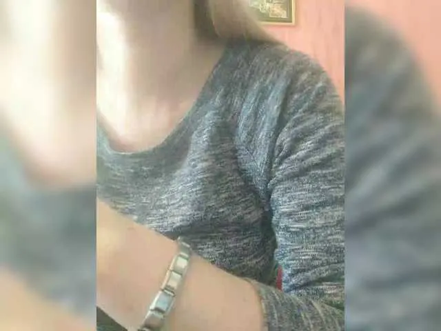 GlamGran – webcam model profile photo Image 10