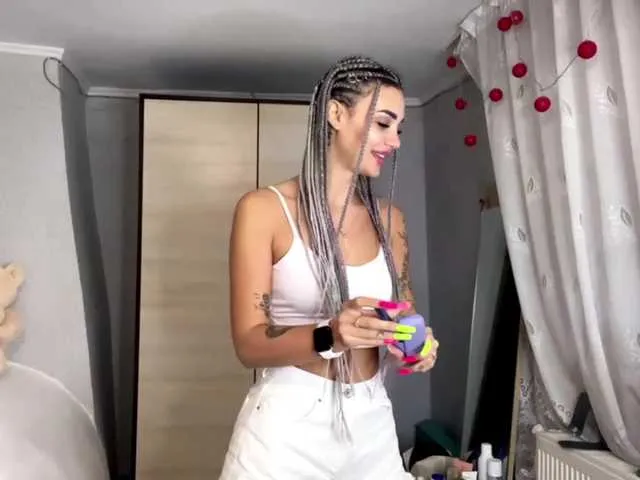 ManelikBlondee – webcam model profile photo Image 2