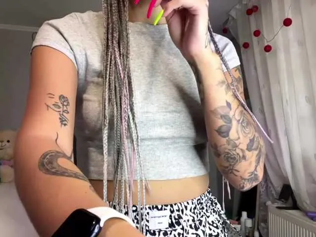ManelikBlondee – webcam model profile photo Image 3