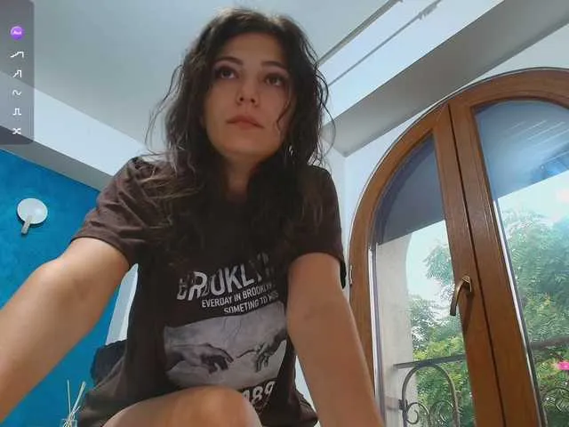 KedraLuv – webcam model profile photo Image 5