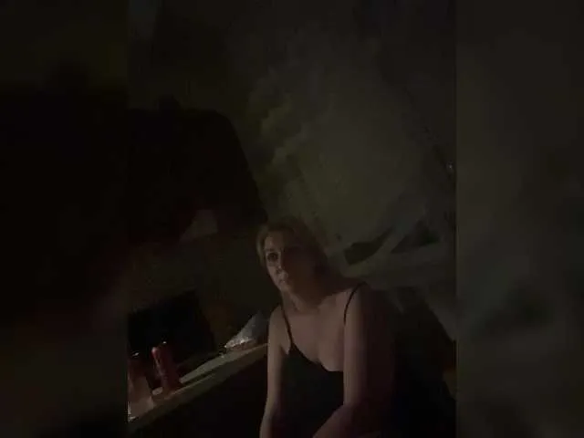 SashaVaughn – webcam model profile photo Image 5