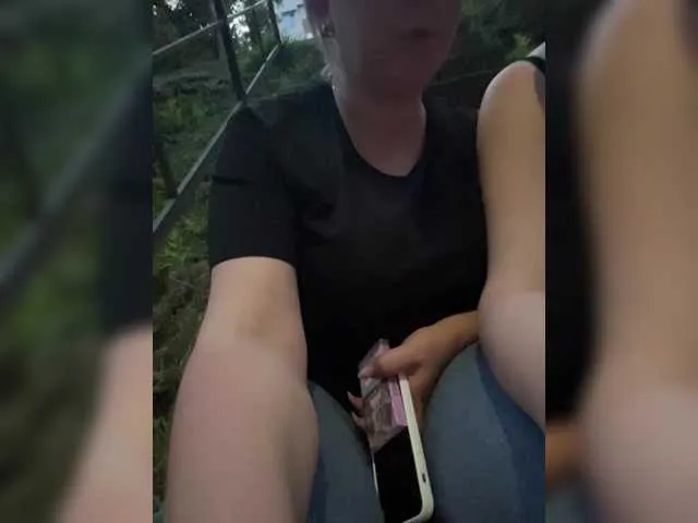 SashaVaughn – webcam model profile photo Image 7