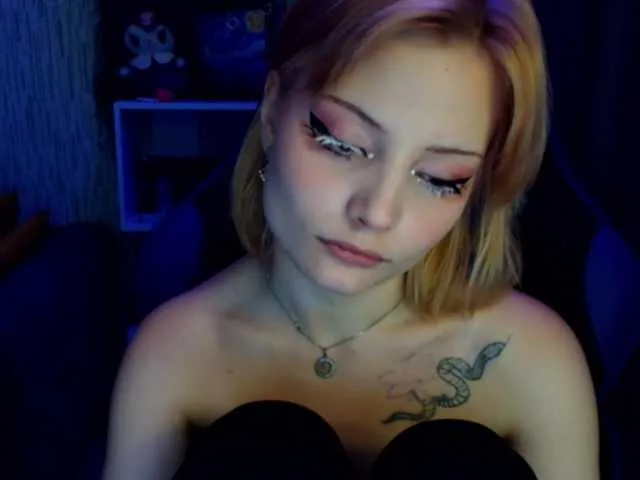 KateDivineUK – webcam model profile photo Image 9