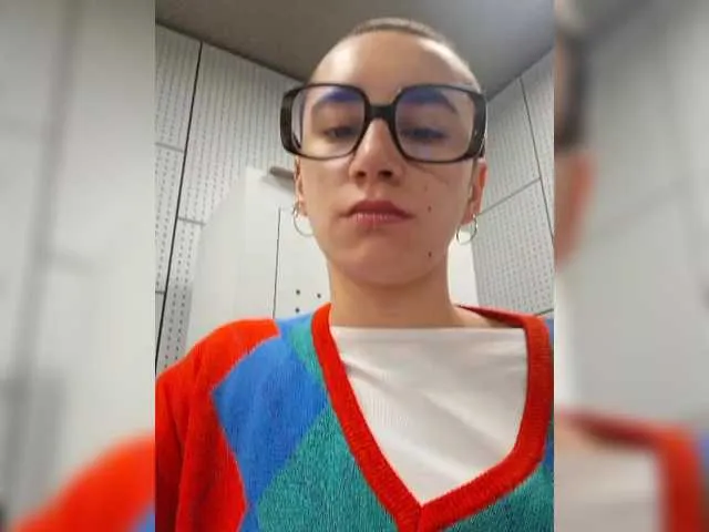 TyleneBuck – webcam model profile photo Image 9