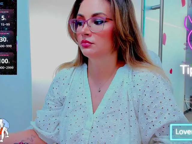 KarolinaMilf – webcam model profile photo Image 4