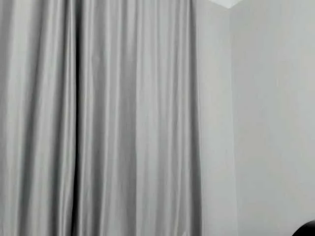 NatashaRouge – webcam model profile photo Image 4