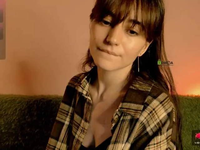 British_EmJess – webcam model profile photo Image 9