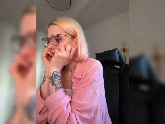 SusyBlair – webcam model profile photo Image 16