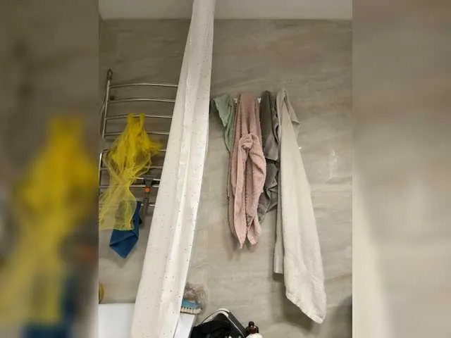 Irinchi – webcam model profile photo Image 9