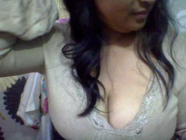 LizzieGreyX – webcam model profile photo Image 12