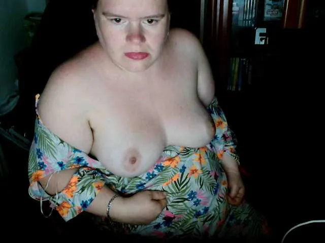 Sarawhitee – webcam model profile photo Image 10