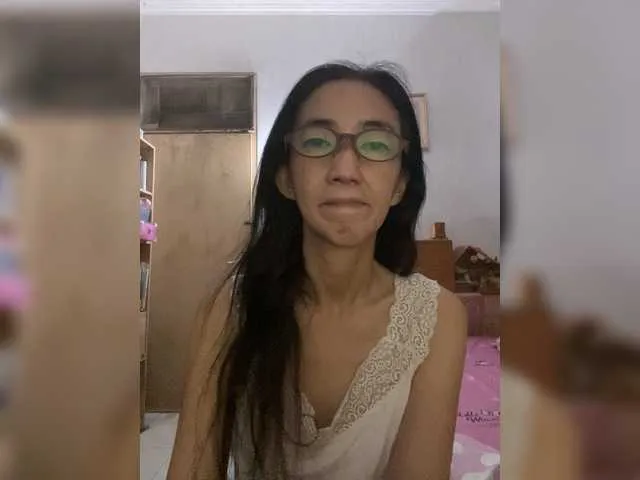 RoseCoxxx – webcam model profile photo Image 3