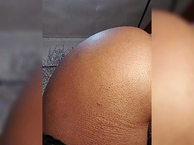 LiaMetz – webcam model profile photo Image 5