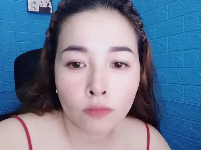 British_EmJess – webcam model profile photo Image 14