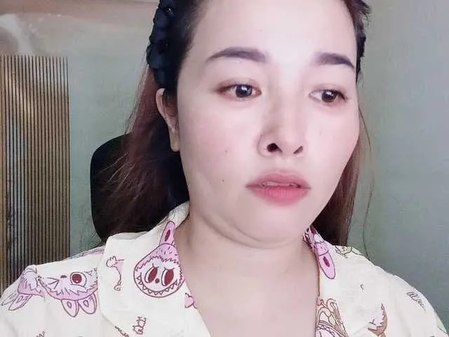 British_EmJess – webcam model profile photo Image 19